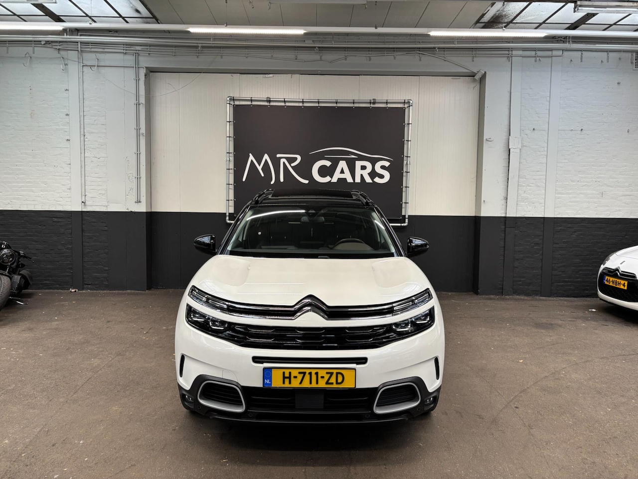 Citroën C5 Aircross - 1.2 PureTech Business Plus Automaat/Leder/Panodak/Camera - AutoWereld.nl