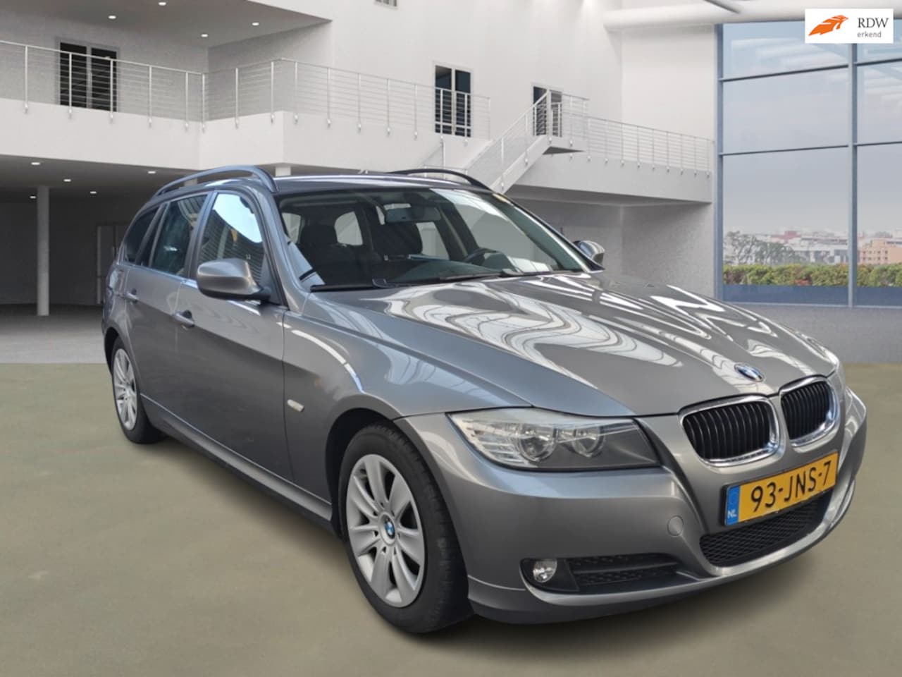 BMW 3-serie Touring - 318i Business Line NAVI PSENSOR CRUISE 2 X SLEUTELS - AutoWereld.nl