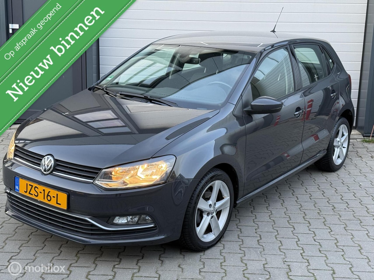Volkswagen Polo - 1.0 comfort | Pdc| Scherm| Lichtmetaal| - AutoWereld.nl
