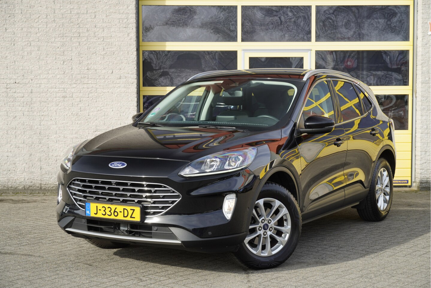 Ford Kuga - 1.5 EcoBoost 150PK! Titanium BJ2020 Lmv 17" | Led | Pdc | Navi | Keyless entry | Achteruit - AutoWereld.nl