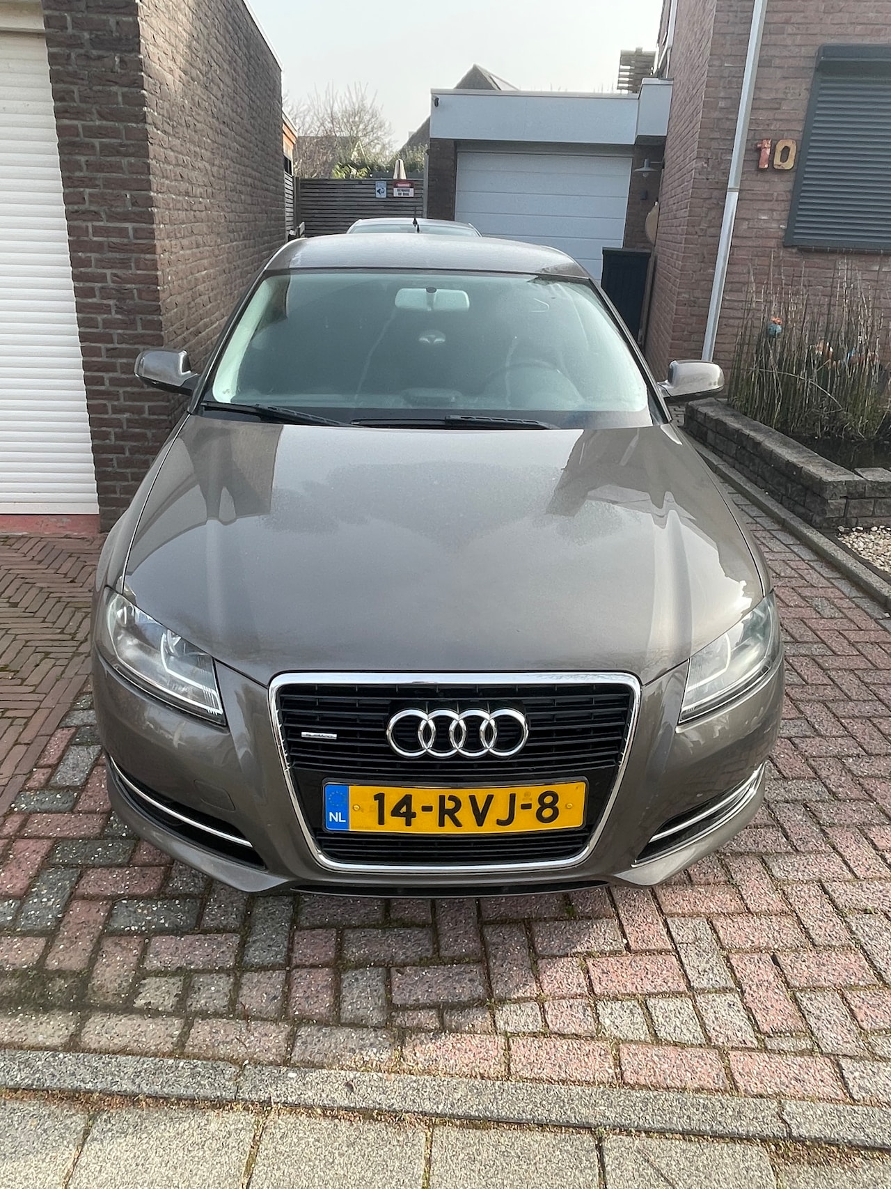 Audi A3 Sportback - 1.4 TFSI Ambiente Audi A3 Sportback met goede vredestein all weather banden, originele Audi/westfalia trekha - AutoWereld.nl