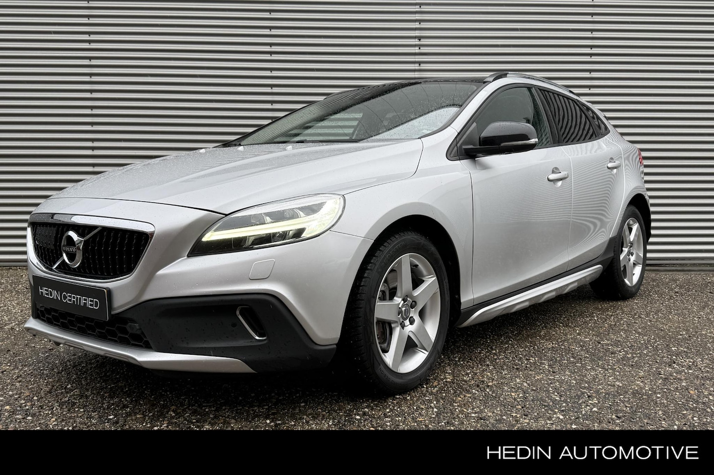Volvo V40 Cross Country - 1.5 T3 Polar+ Luxury 1.5 T3 Polar+ Luxury - AutoWereld.nl