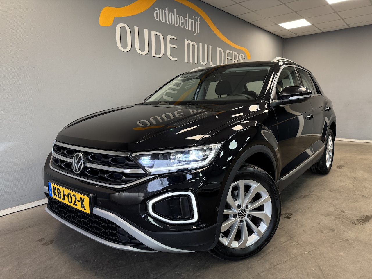 Volkswagen T-Roc - 1.5 TSI IQ.Light/Automaat/Stoelverwarming/Pdc - AutoWereld.nl