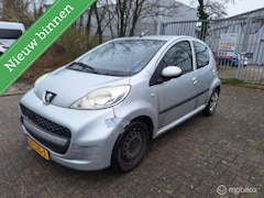 Peugeot 107 - 1.0-12V Urban Move