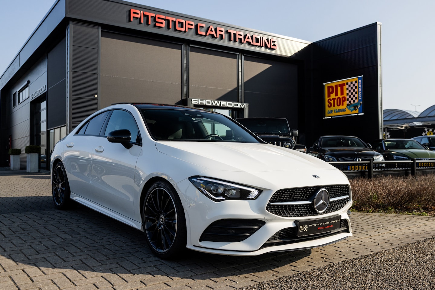 Mercedes-Benz CLA-Klasse - 200 Business Solution AMG 200 Business Solution AMG, 163PK, Sfeerverlichting, Camera, 19" INCH, Stoelverwarming - AutoWereld.nl