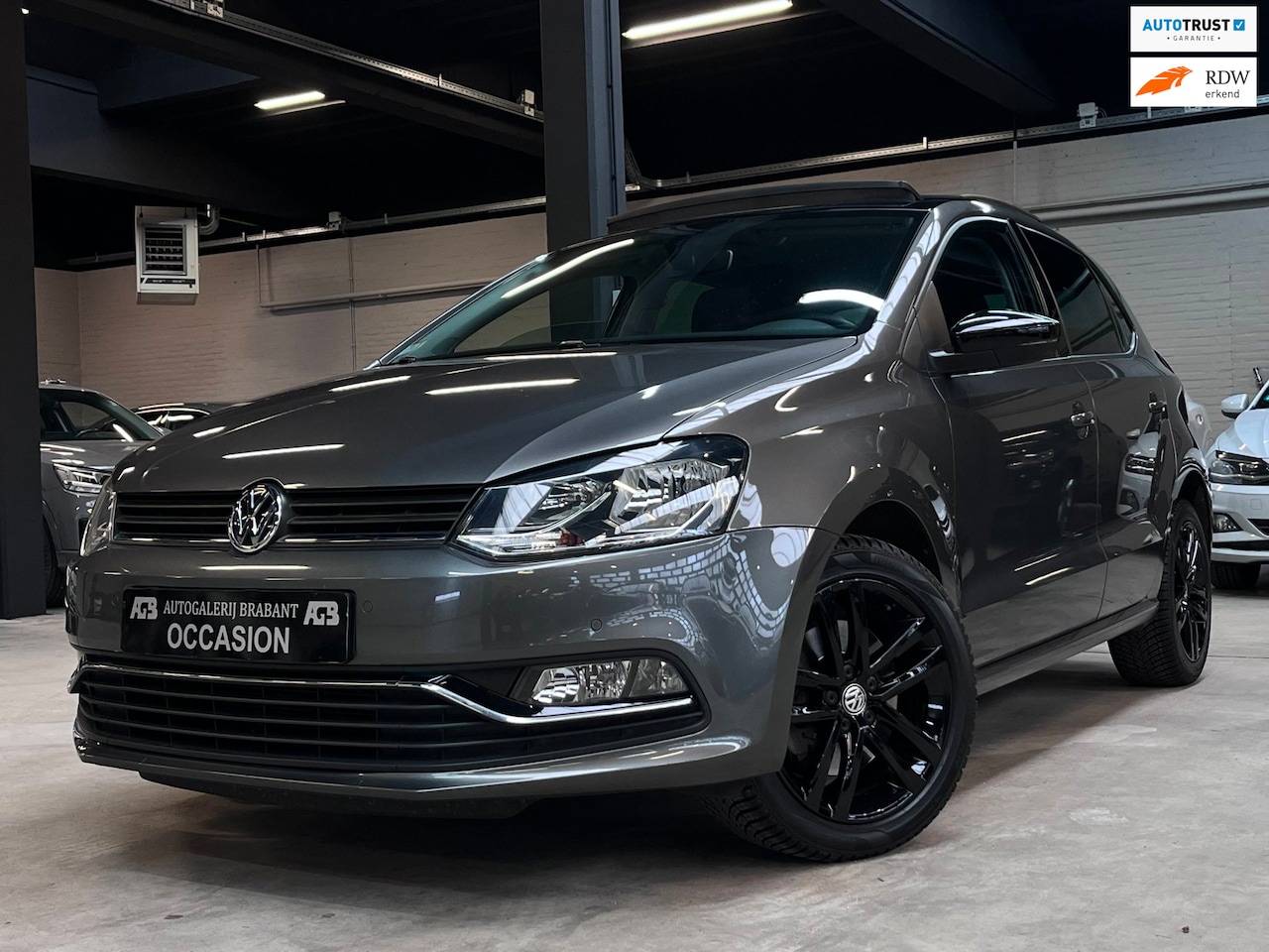 Volkswagen Polo - 1.2 TSI Highline Automaat/Pano/Cruise/Navi - AutoWereld.nl