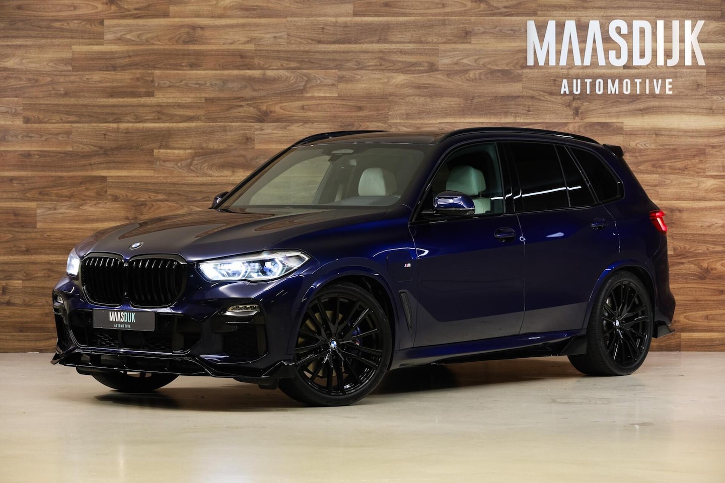 BMW X5 - xDrive45e M-Sport|Individual|Skylounge|Massage|Schermen| - AutoWereld.nl