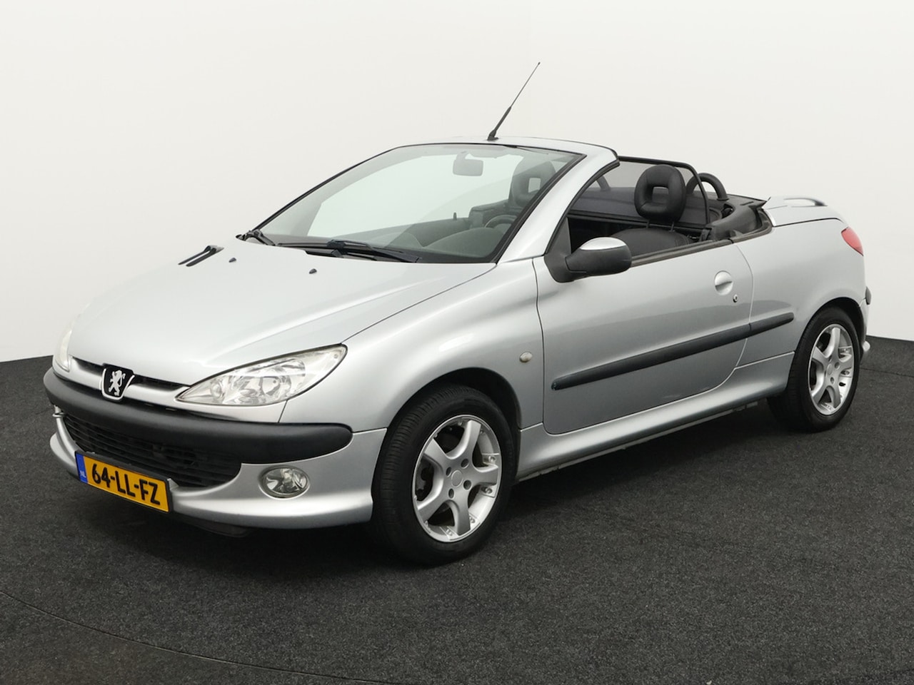 Peugeot 206 CC - 1.6-16V Boordcomputer, Brake Assist System, Buitenspiegels elektrisch verstel- en verwarmb - AutoWereld.nl