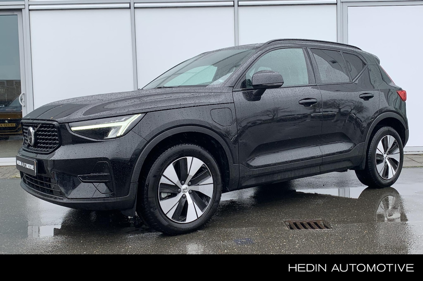 Volvo XC40 - 1.5 T4 Plug-in hybrid Plus Bright Navigatie | Trekhaak uitklapbaar | Camera + sensoren | E - AutoWereld.nl