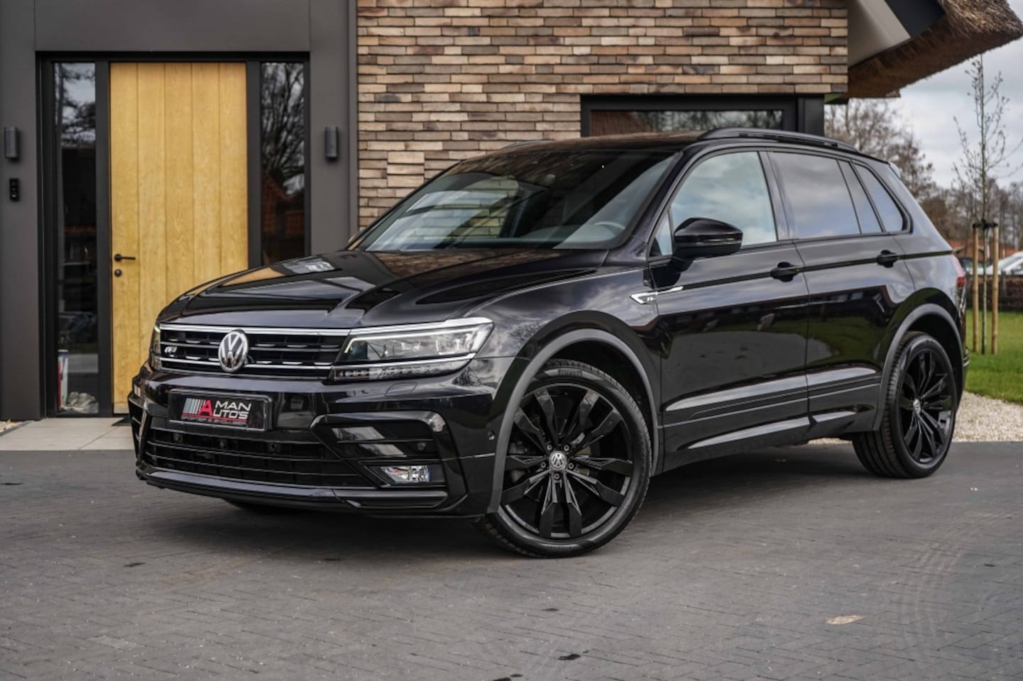 Volkswagen Tiguan - 3X R-LINE 1.5 TSI DSG Black-Line/Pano/360/Memory/Trkhk/Virtual - AutoWereld.nl