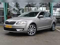 Skoda Octavia - 1.4 TSI Greentech Edition Businessline Automaat 150pk | 1e eigenaar | Stoelverwarming voor