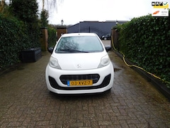 Peugeot 107 - 1.0 Access Accent let op een airbac is stuk
