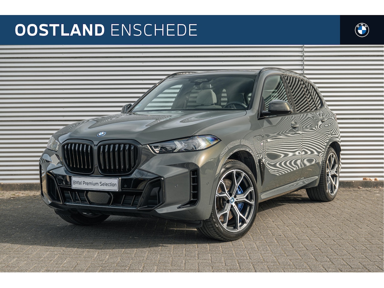 BMW X5 - xDrive50e M Sport High Executive Automaat / Trekhaak / Panoramadak / Adaptieve LED / Harma - AutoWereld.nl