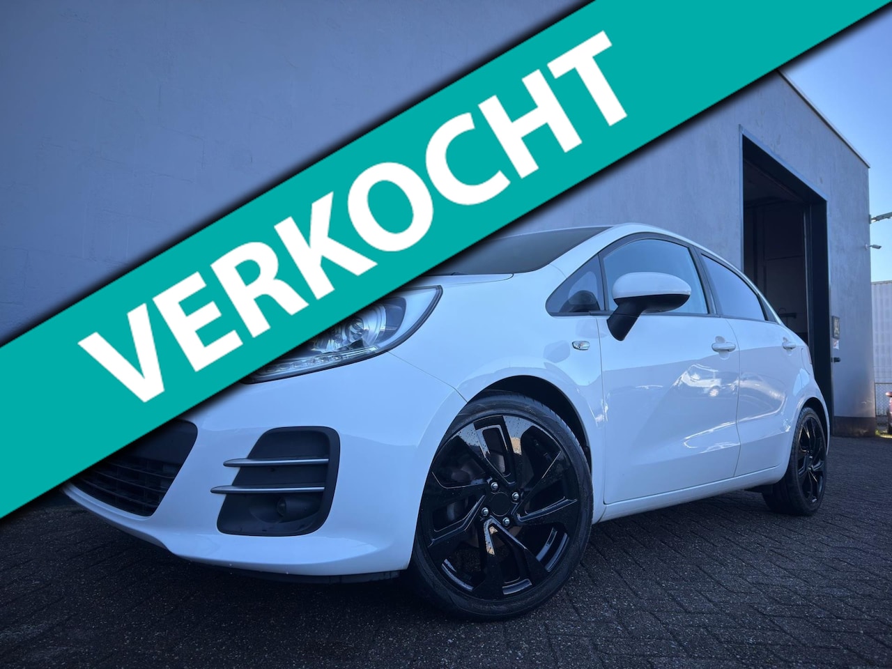 Kia Rio - 1.2 CVVT DynamicLine 5-Deurs - Airco - Navigatie - AutoWereld.nl