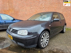 Volkswagen Golf - 1.8-5V Highline *apk:04-2027