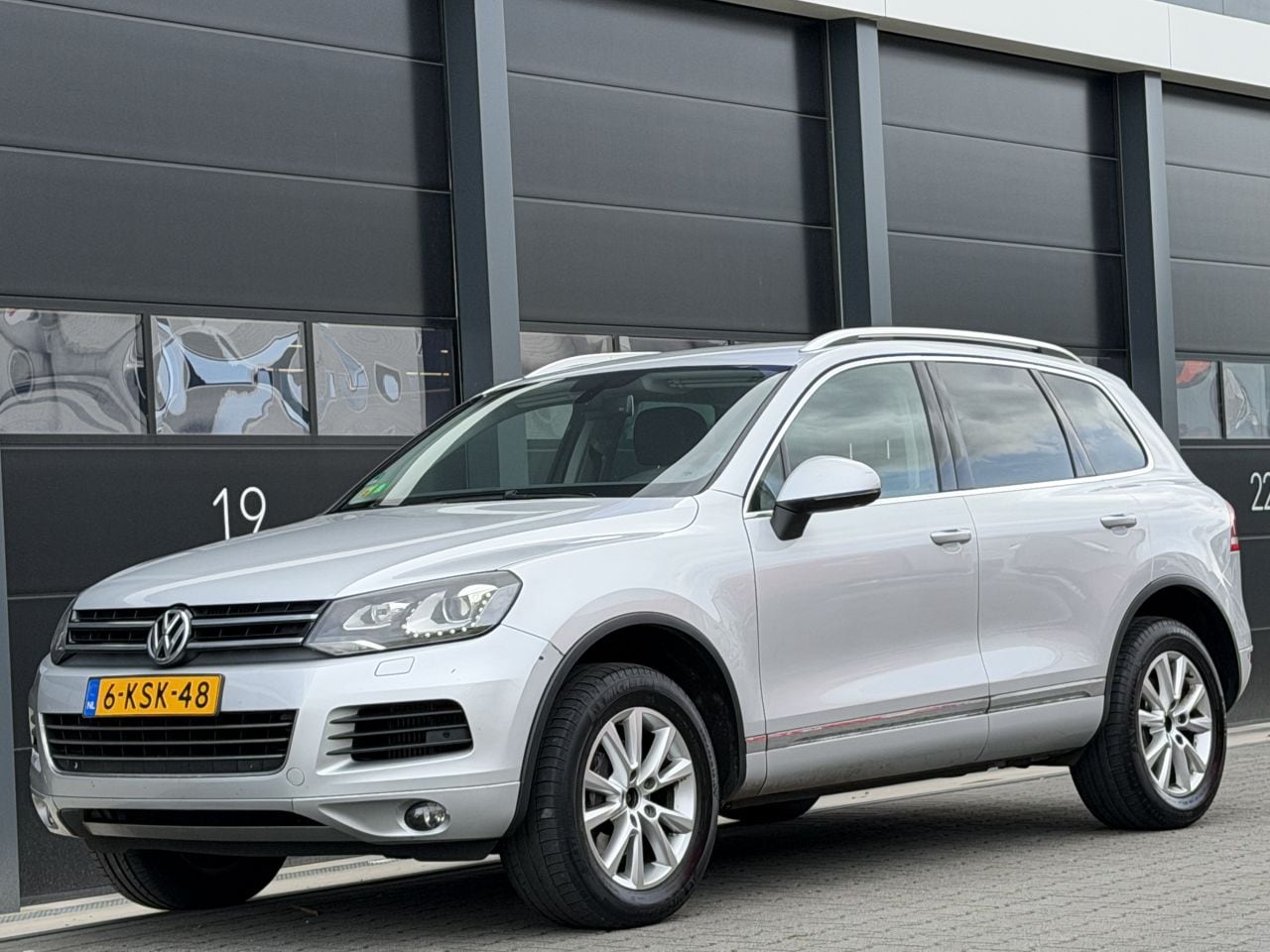 Volkswagen Touareg - 3.0 TDI Leer Xenon PDC Navi - AutoWereld.nl