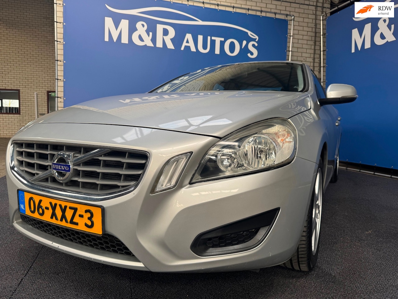 Volvo S60 - 1.6 T3 R-Design 1.6 T3 R-Design Nieuwe APK - AutoWereld.nl