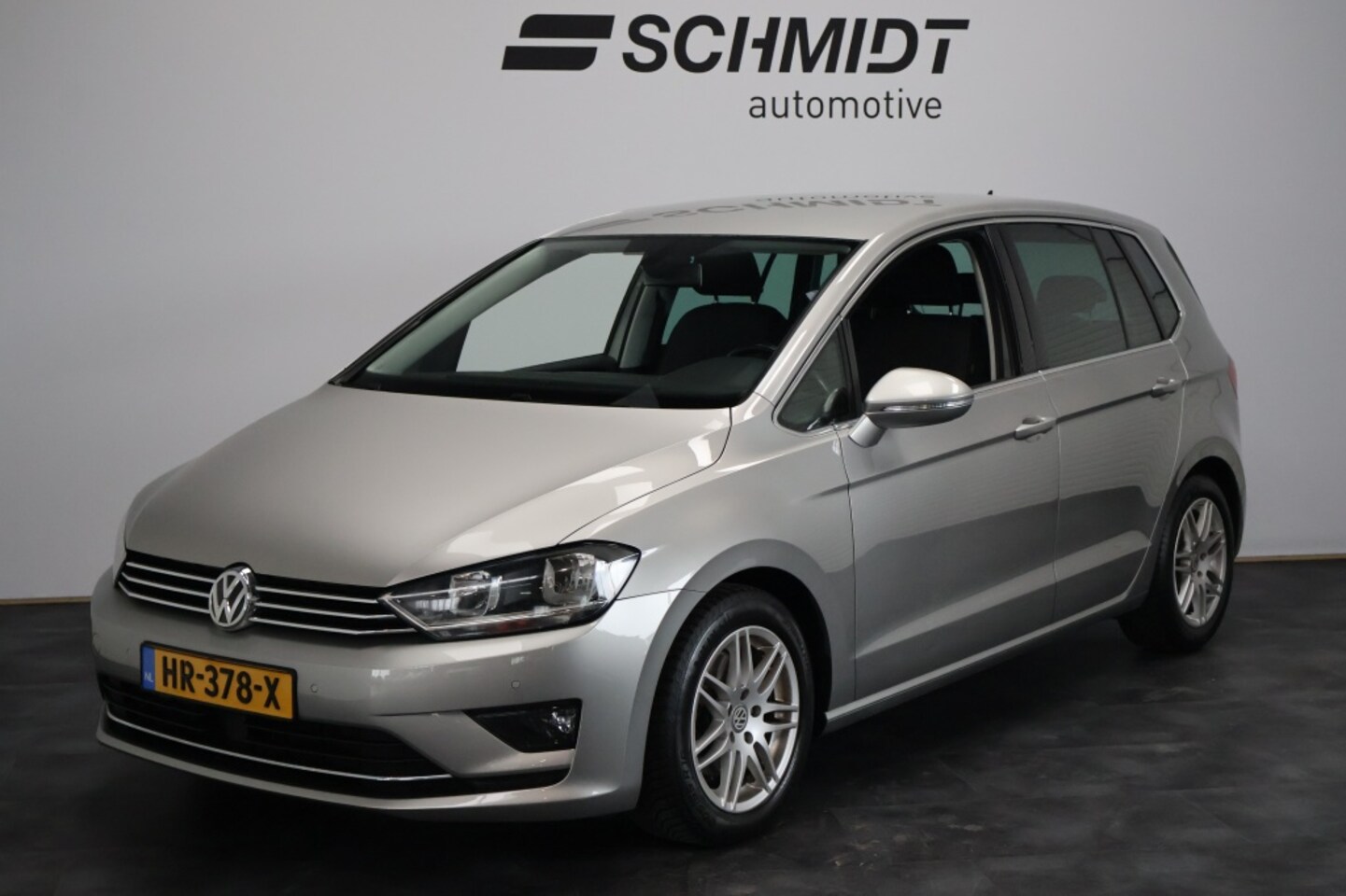 Volkswagen Golf Sportsvan - 1.4 TSI Highline Automaat | Navigatie | Bluetooth | LED - AutoWereld.nl