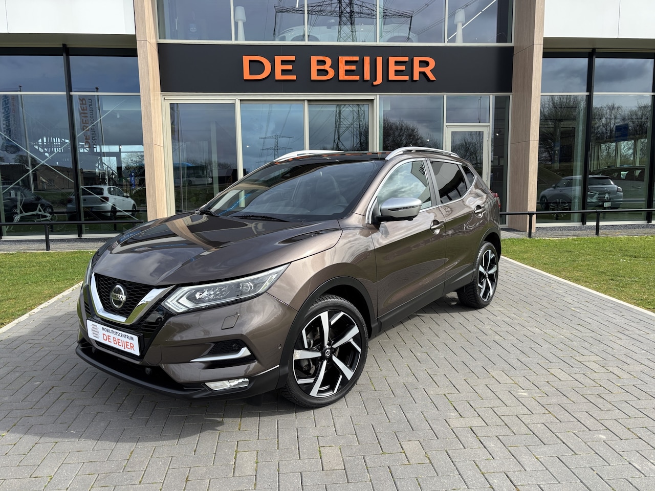 Nissan Qashqai - 1.3 DIG-T 160pk automaat Tekna + I Leder I 360 camera - AutoWereld.nl