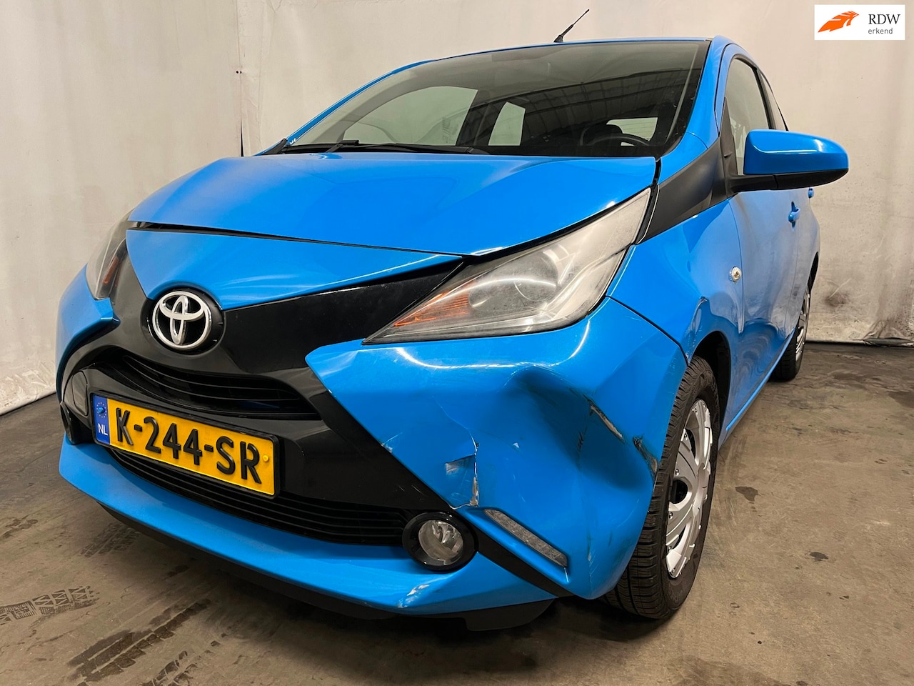 Toyota Aygo - 1.0 VVT-i x-play - BPM - Frontschade - Koppeling niet 100% - AutoWereld.nl