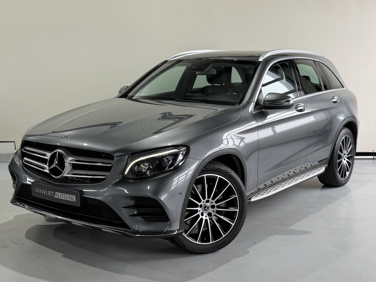 Mercedes-Benz GLC-klasse - 250 4MATIC AMG PANO Premium - AutoWereld.nl