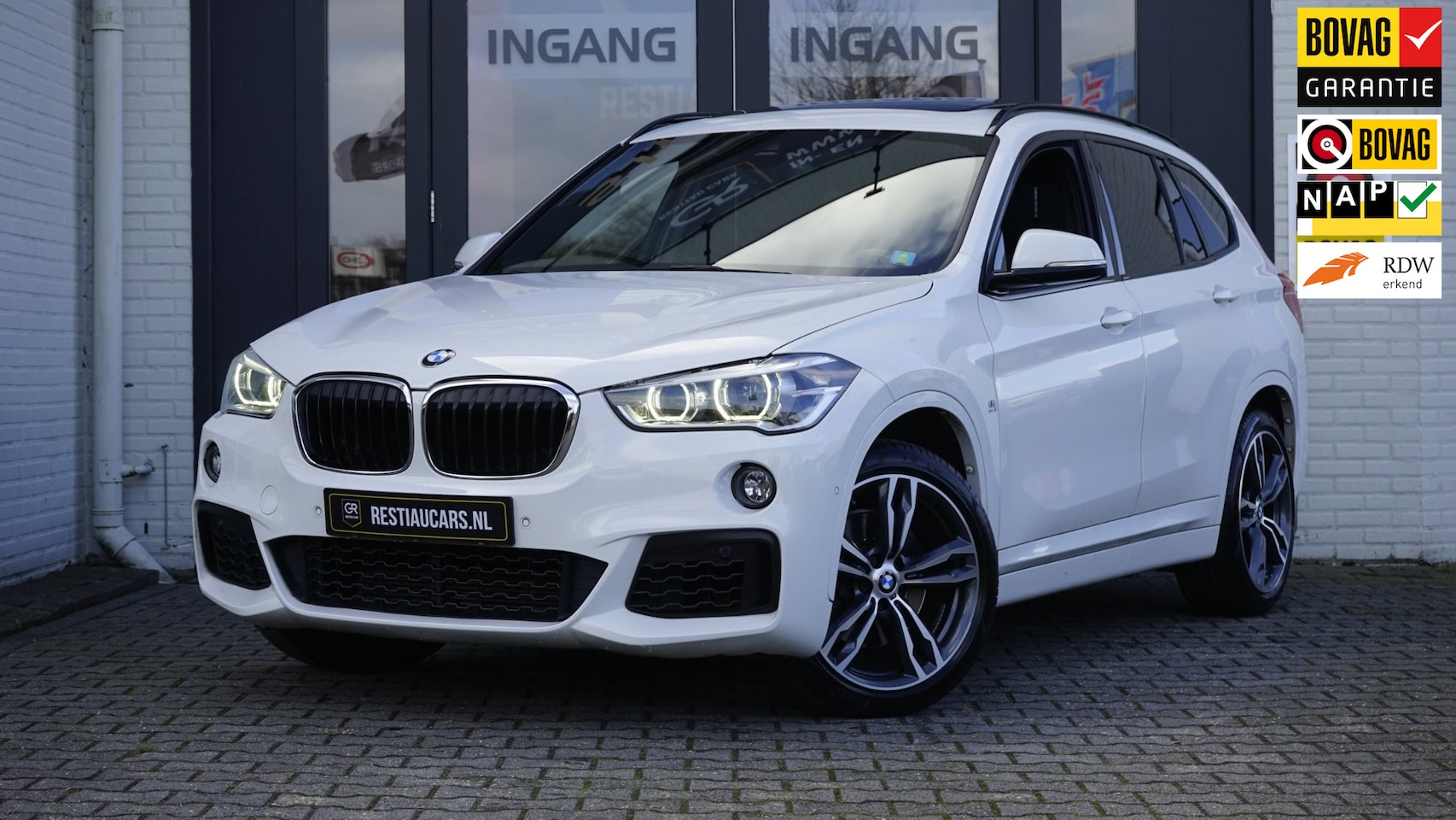 BMW X1 - SDrive20i M Sport Shadowline CAMERA-CLIMA-CRUISE-FULL LED-HEADUP-LEDER-NAVIGATIE-PANORAMA- - AutoWereld.nl