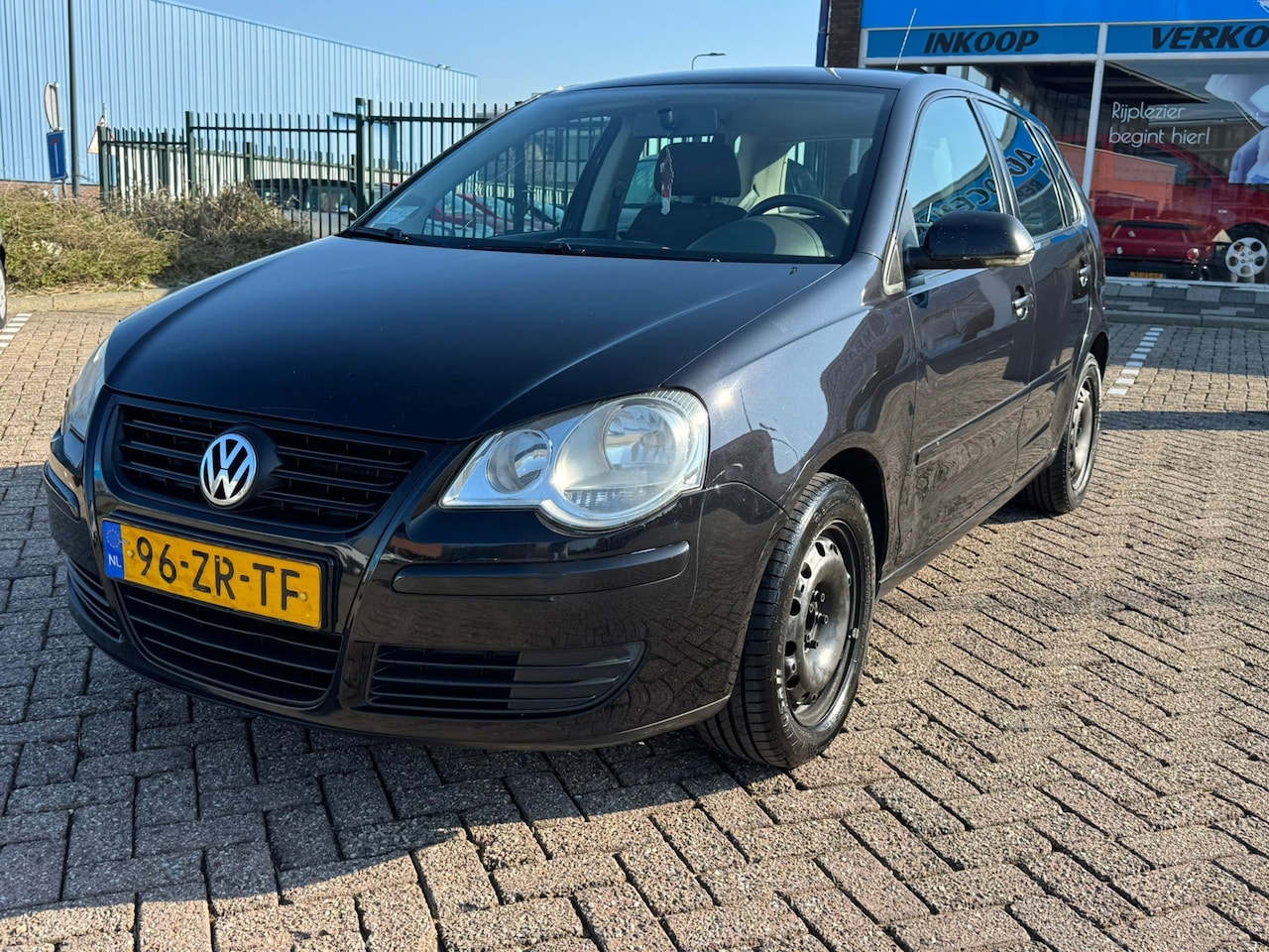 Volkswagen Polo - 1.4-16V Comfortline 1.4-16V Comfortline - AutoWereld.nl