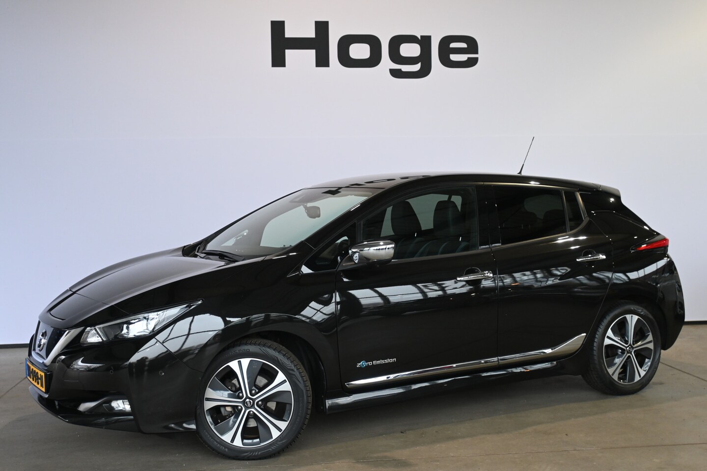 Nissan LEAF - Tekna 40 kWh Clima Navigatie Stoelverwarming Goed Onderhouden! Inruil Mogelijk! - AutoWereld.nl