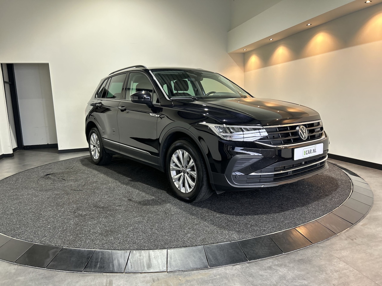 Volkswagen Tiguan - 1.4 TSI eHybrid Life Virtual cockpit | Elektrische achterklep | PHEV - AutoWereld.nl
