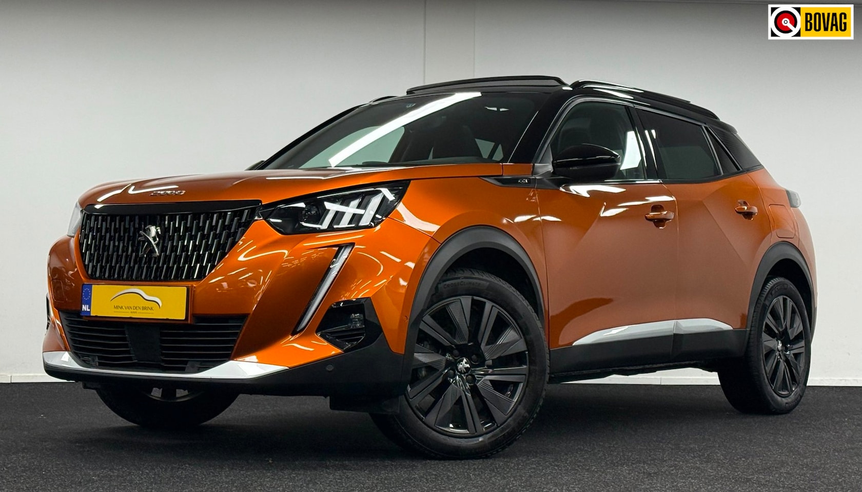 Peugeot 2008 - 1.2 PureTech GT Pack*Panodak*Camera*Focal*Stoelverw*Carplay*Navi - AutoWereld.nl