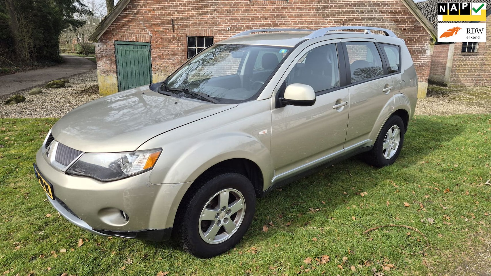 Mitsubishi Outlander - 2.0 DI-D Intense 2.0 DI-D Intense - AutoWereld.nl