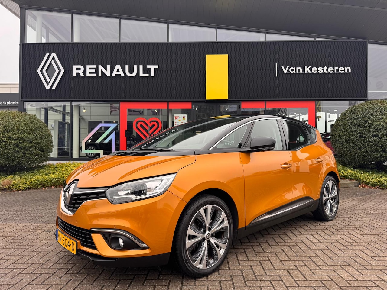 Renault Scénic - 1.2 TCe 130pk Intens / Trekhaak (wegklapbaar) / Navigatie / Zeer Compleet - AutoWereld.nl