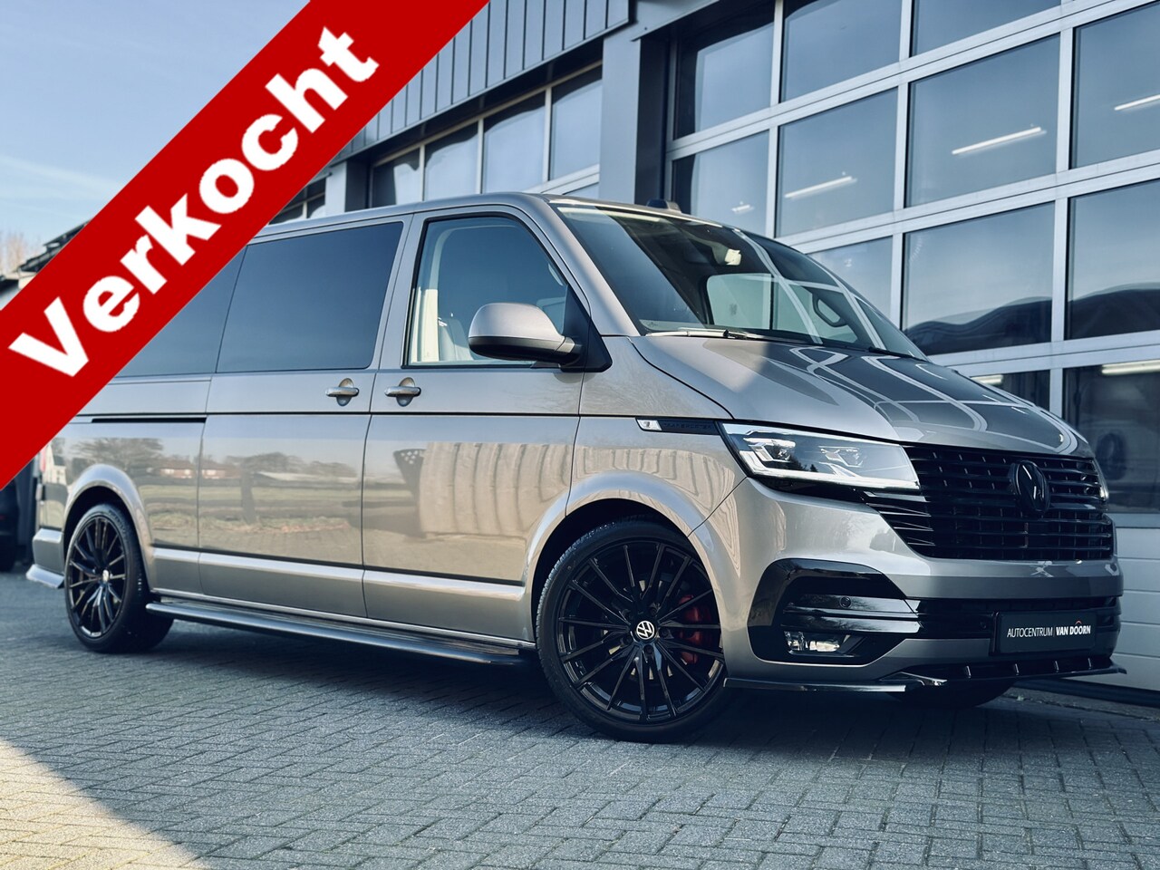 Volkswagen Transporter - 2.0 TDI 150pk | DSG | Exclusive | Dubbel Cab. | 2x schuifdeur | Leer | Digital Cockpit | L - AutoWereld.nl