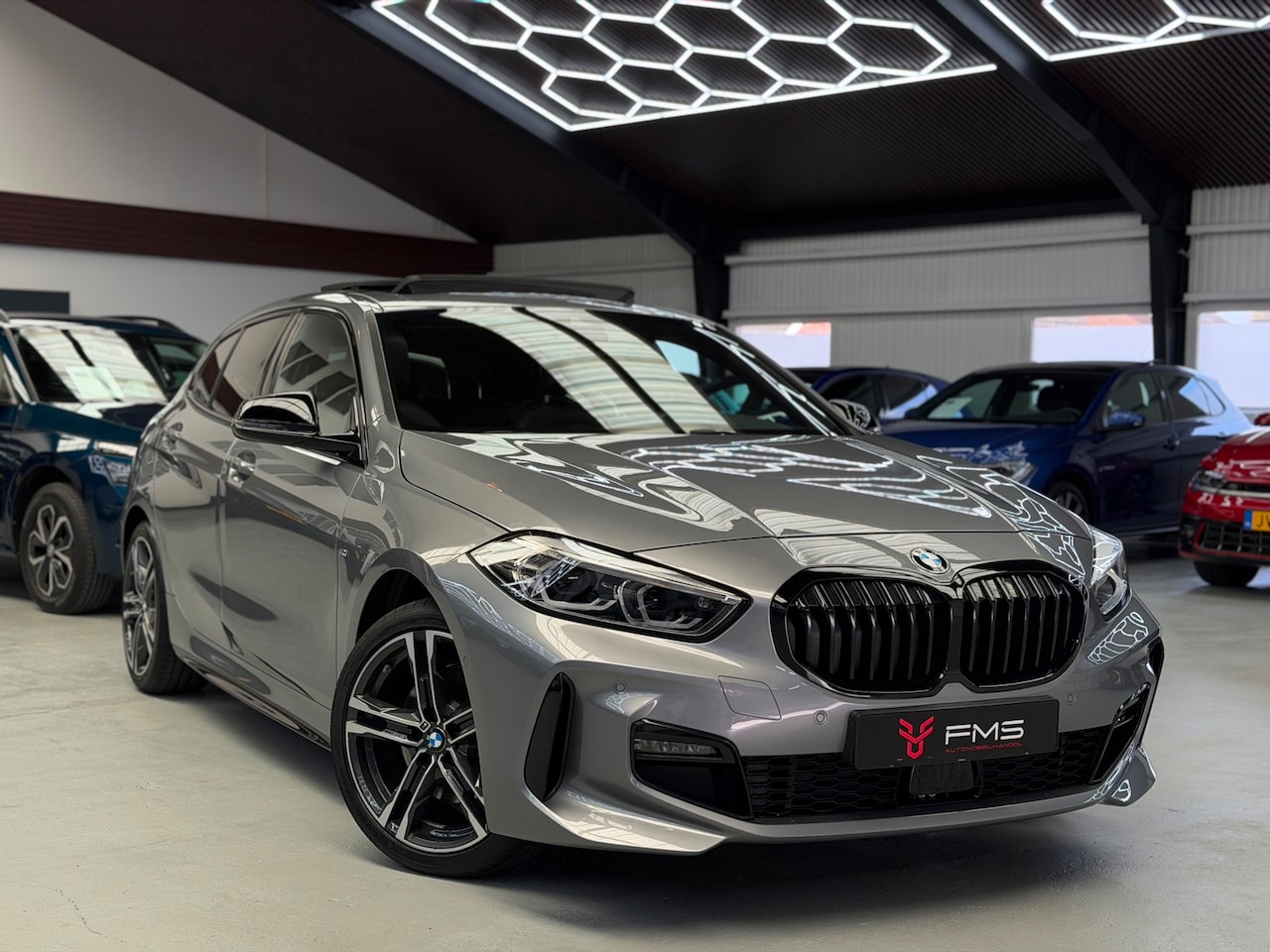BMW 1-serie - 118i M-Pakket CarPlay Panorama - AutoWereld.nl