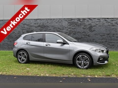 BMW 1-serie - 118i Sport Line 1.5 100kW Automaat/Navigatie/carplay/stoelverwarming/btw auto
