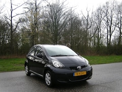 Toyota Aygo - 1.0-12V Access . 5 Deurs . Audio . enz
