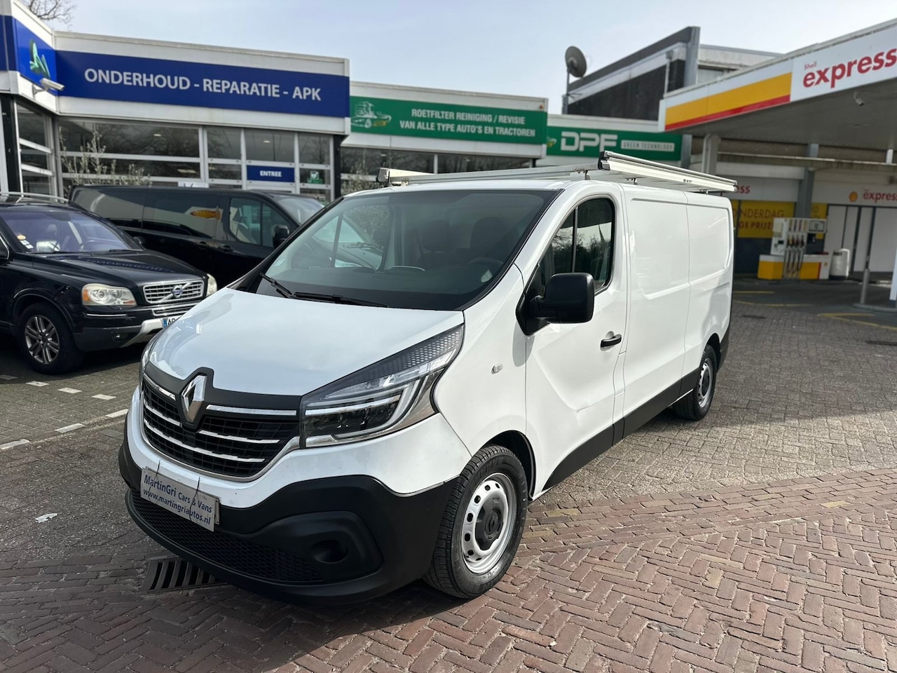 Renault Trafic - 2.0 dCi 120 T29 L2H1 Business 2.0 dCi 120 T29 L2H1 Business - AutoWereld.nl