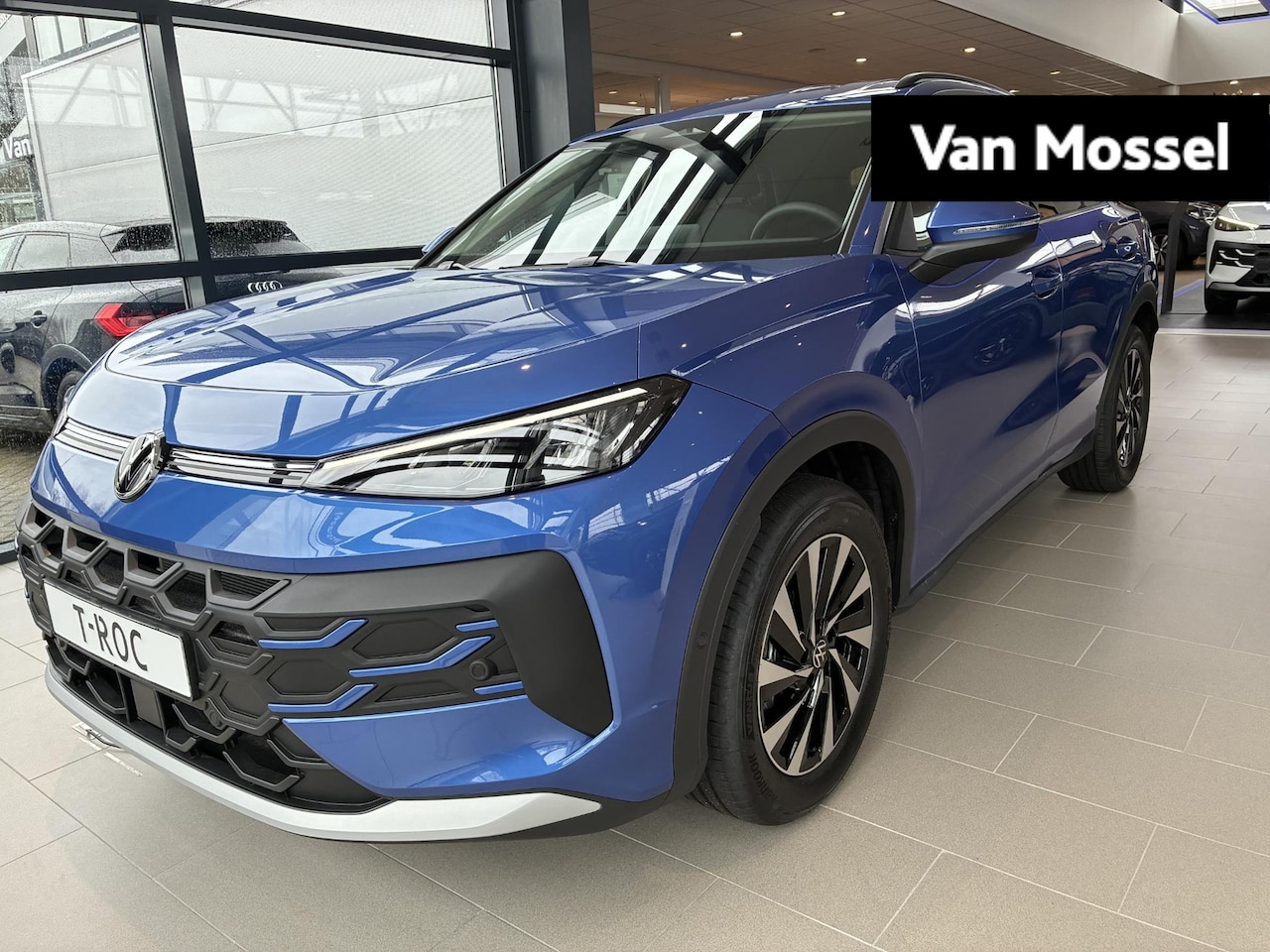 Volkswagen T-Roc - 1.5 eTsi Life First Edition 116 PK Automaat | LED Koplampen | Camera | Apple Carplay | 17" - AutoWereld.nl
