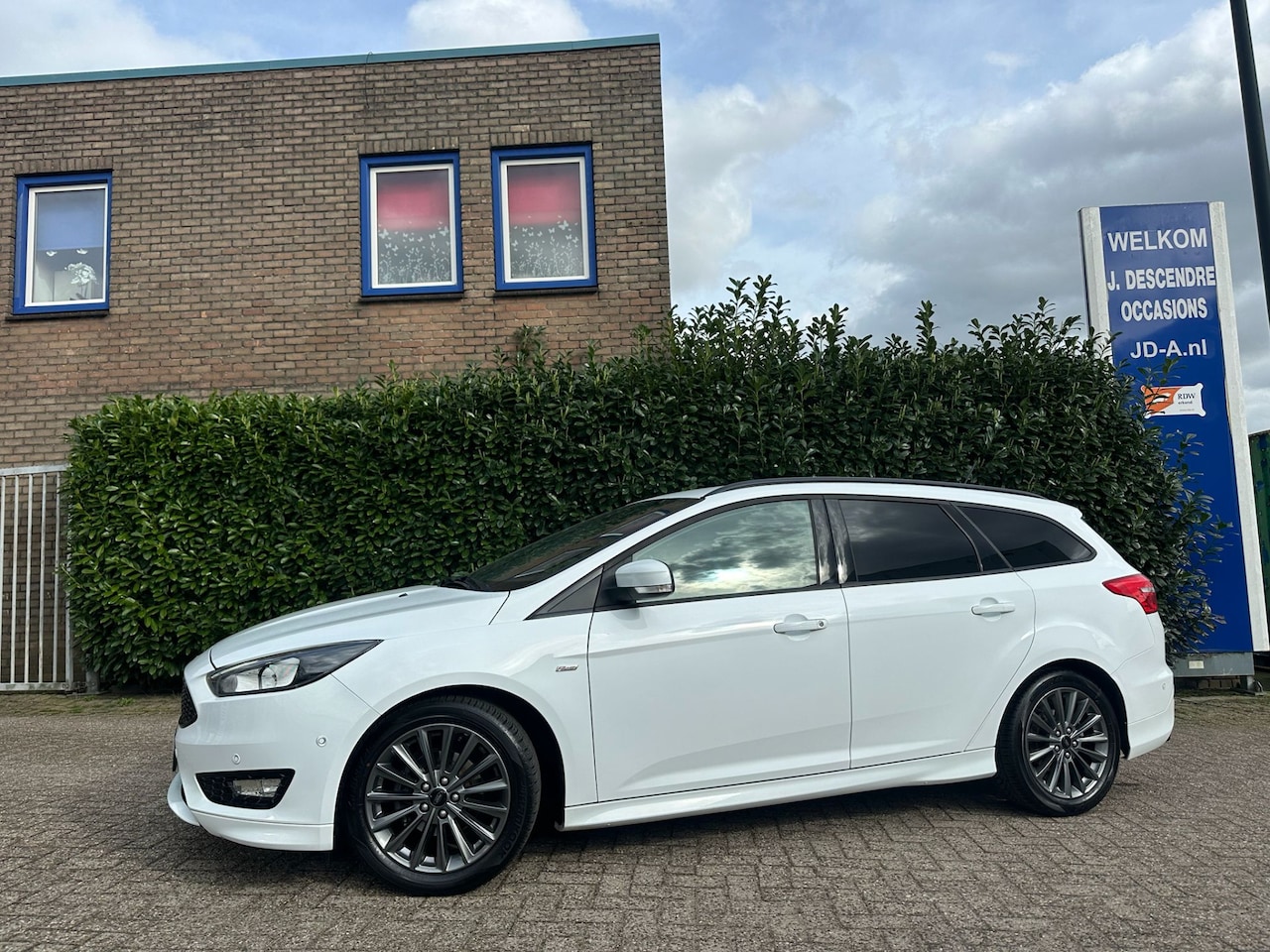 Ford Focus Wagon - 1.0 ST-Line Climate C, Navigatie, Lmv, Pdc!!!! - AutoWereld.nl