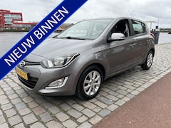 Hyundai i20 - 1.2i i-Deal 5 deurs airco keurige auto