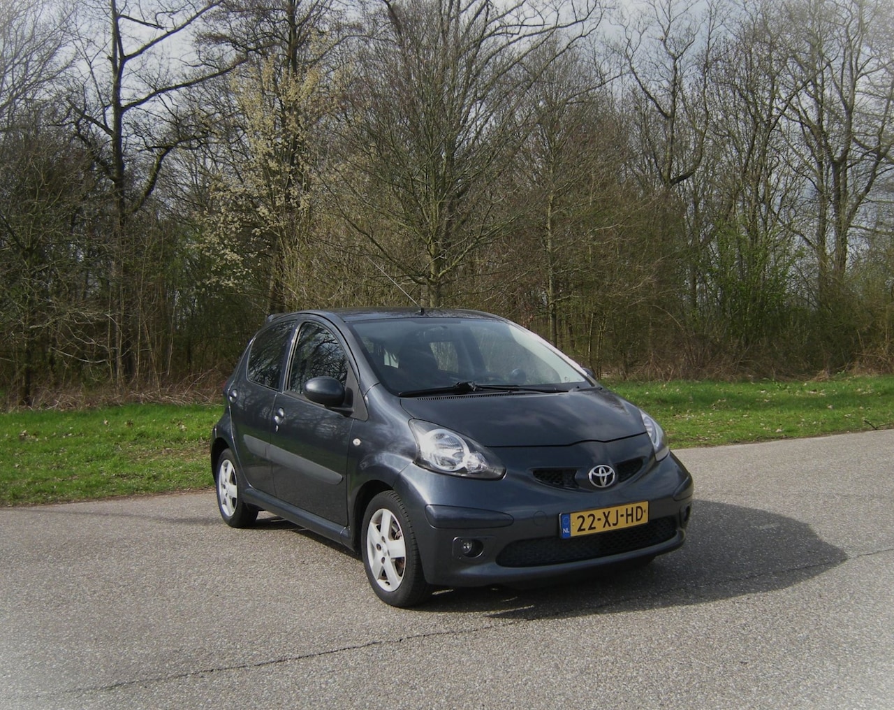 Toyota Aygo - 1.0-12V Sport .AUTOMAAT .5 Ders . LMV . Airco . Achter spoiler enz - AutoWereld.nl