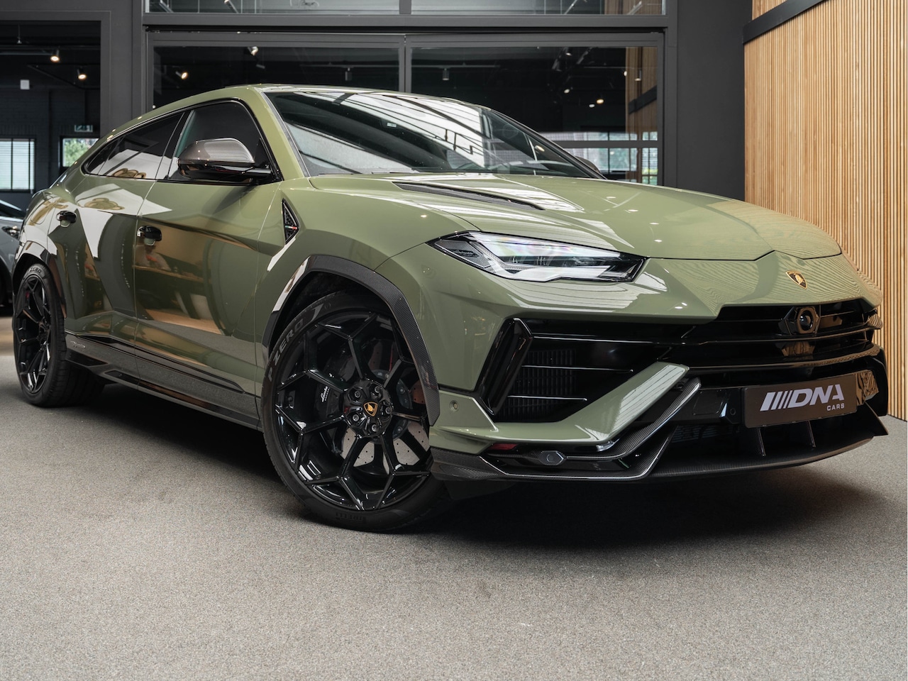 Lamborghini Urus - V8 Performante Keramisch Masage 4.0 V8 Performante B&O Alcantara - AutoWereld.nl