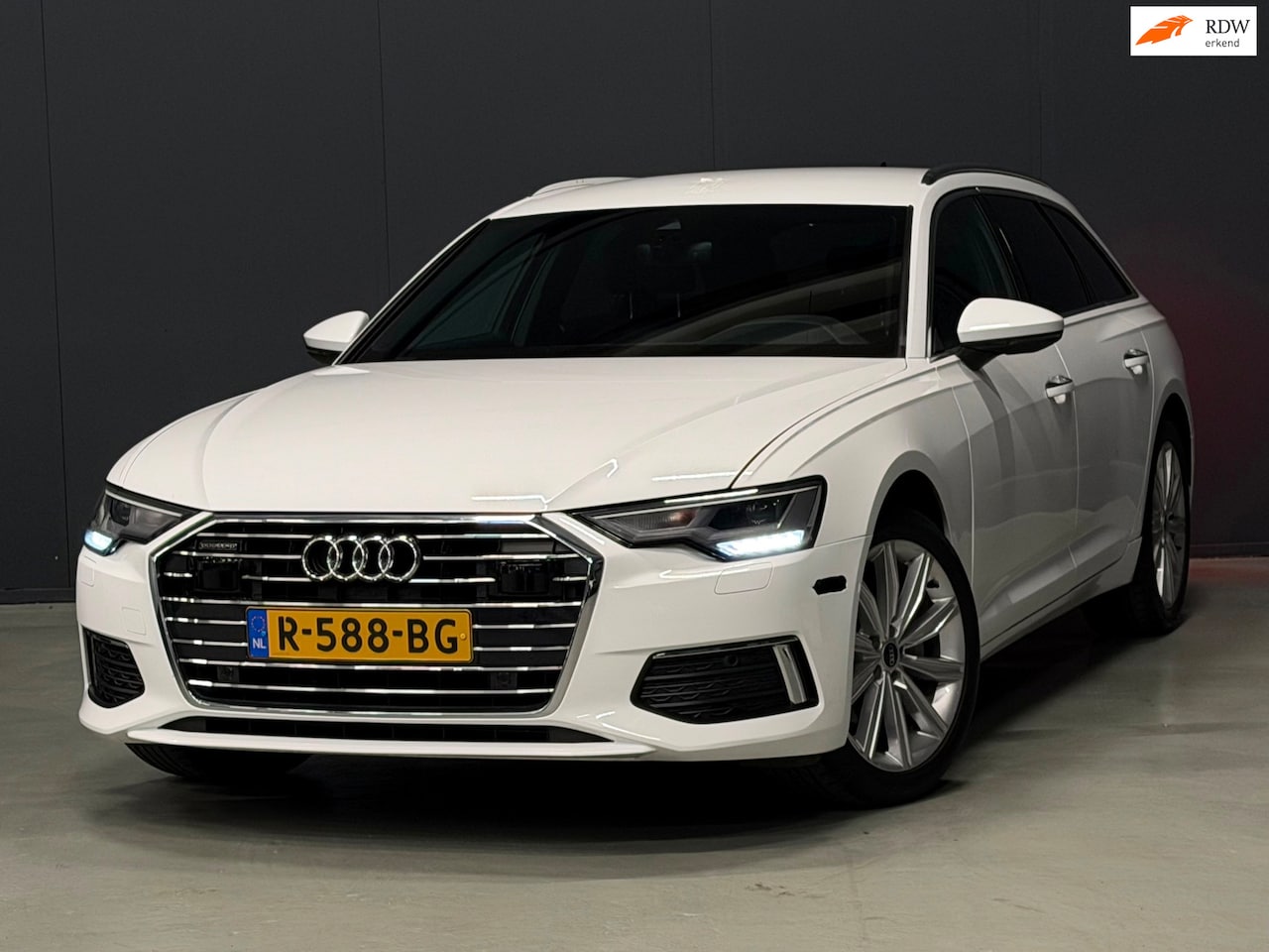 Audi A6 Avant - 40 TDI quattro Business edition AUTOMAAT LEDER/MEMORY/CAMERA/PDC - AutoWereld.nl