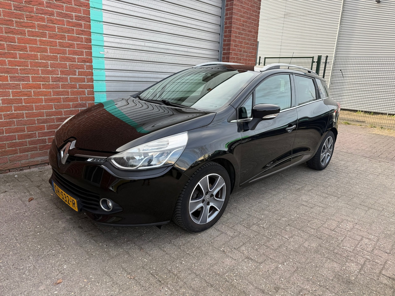 Renault Clio Estate - 0.9 TCe Night&Day NAV.+ Airco Bj:2015 NAP! - AutoWereld.nl