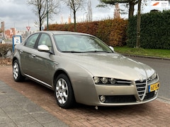 Alfa Romeo 159 - 1.9 JTS Distinctive * Ruime Italiaanse auto