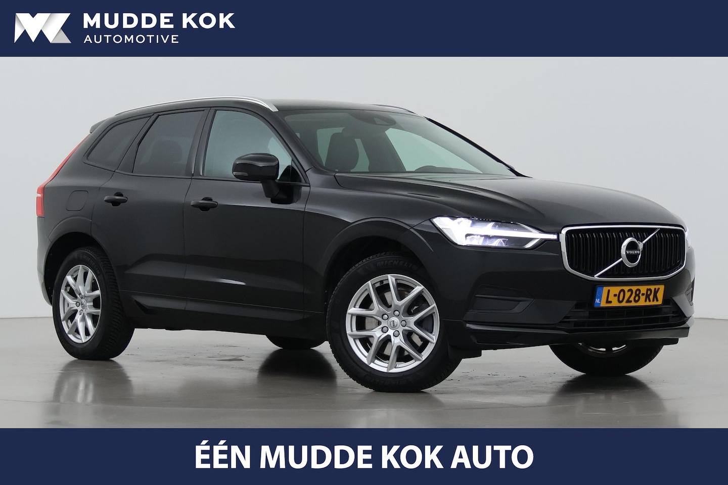 Volvo XC60 - D3 Momentum | Stoelverwarming | Camera | Getint Glas | Apple Carplay | PDC V+A - AutoWereld.nl