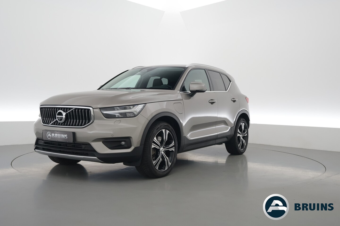 Volvo XC40 - 1.5 T5 Recharge Inscription | Trekhaak | 360 Cam | ACC | Blis | H&K Audio | stoel 4 & stuu - AutoWereld.nl