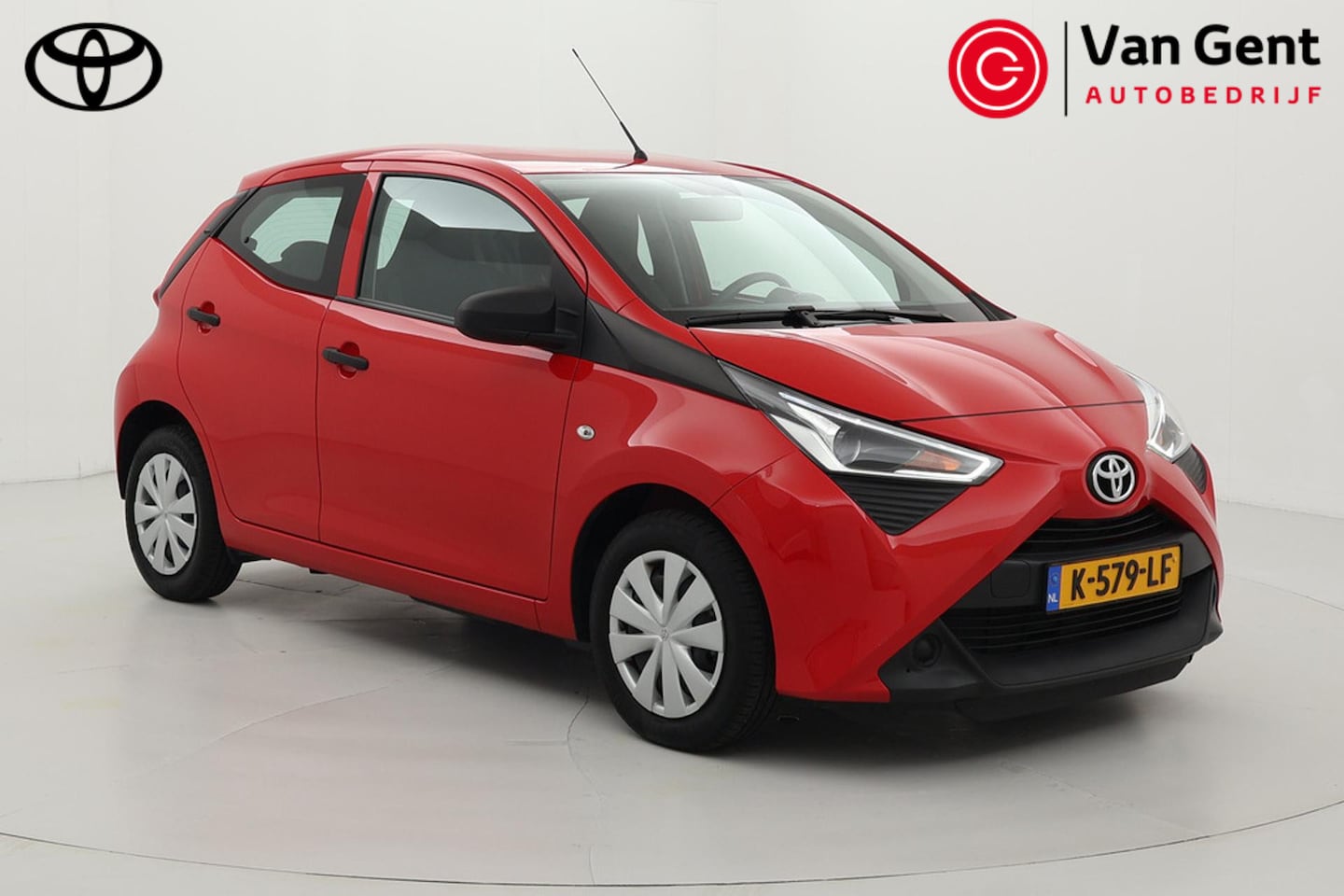 Toyota Aygo - 1.0 VVT-i x-fun | Airco | DAB | Bluetooth | Elektrische ramen voor | Multifunctioneel stuu - AutoWereld.nl