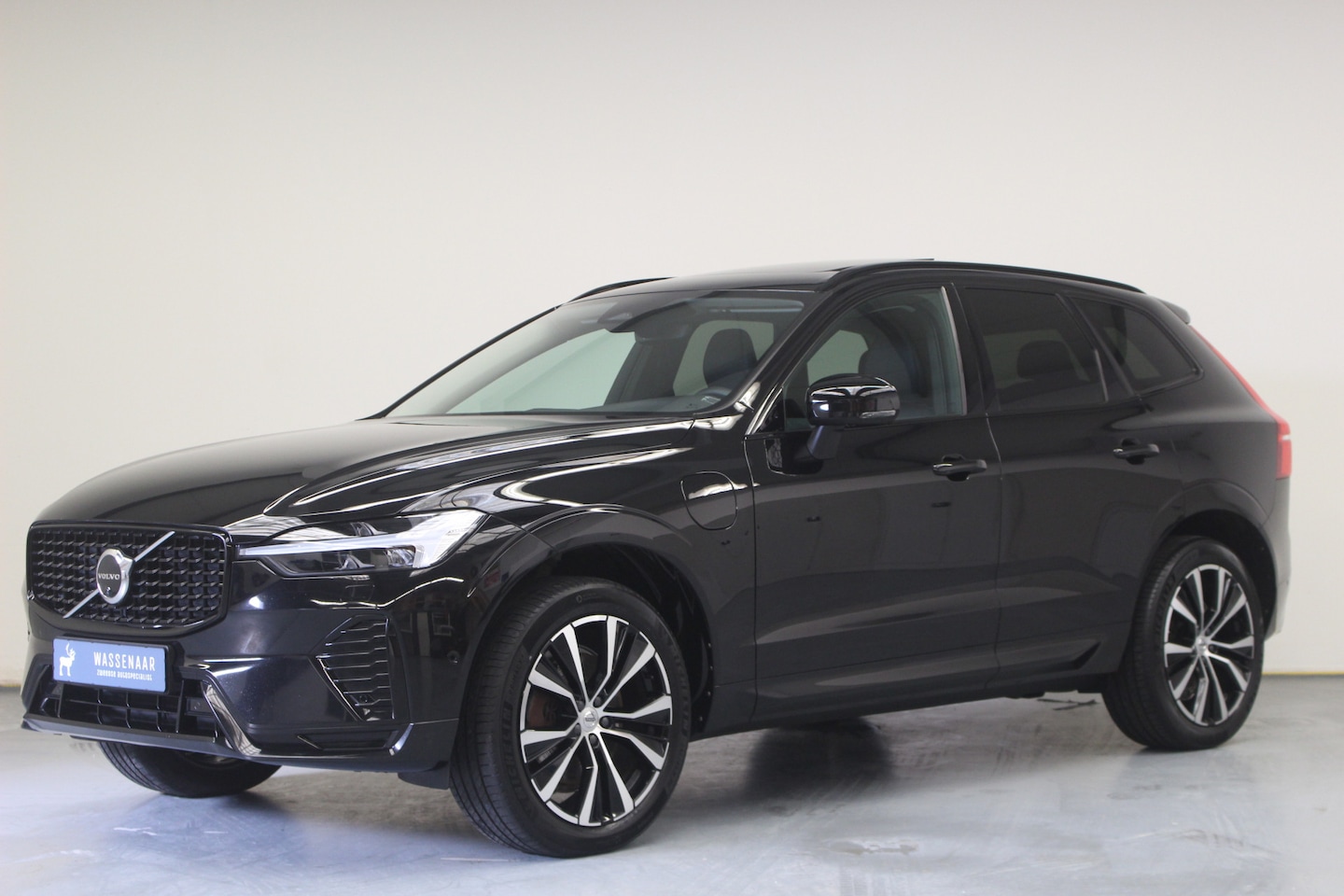 Volvo XC60 - T6 Plug-in hybrid AWD Plus Dark | Rijklaarprijs | Trekhaak | Pano dak | - AutoWereld.nl