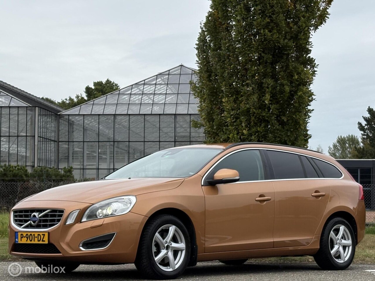 Volvo V60 - 2.0 T5 – 241pk | Cruise Control - Trekhaak - - AutoWereld.nl